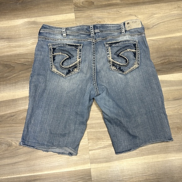 🏴 Silver jeans Casual Blue Denim Bermuda Shorts size 20 - Picture 6 of 7